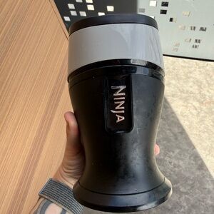 Ninja Fit Push to Blend QB3001SS Personal Blender Replacement Base Only - Used